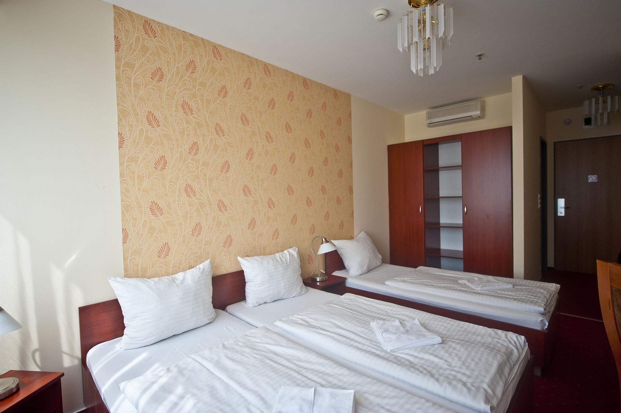 Canada Hotel Budapest Eksteriør billede