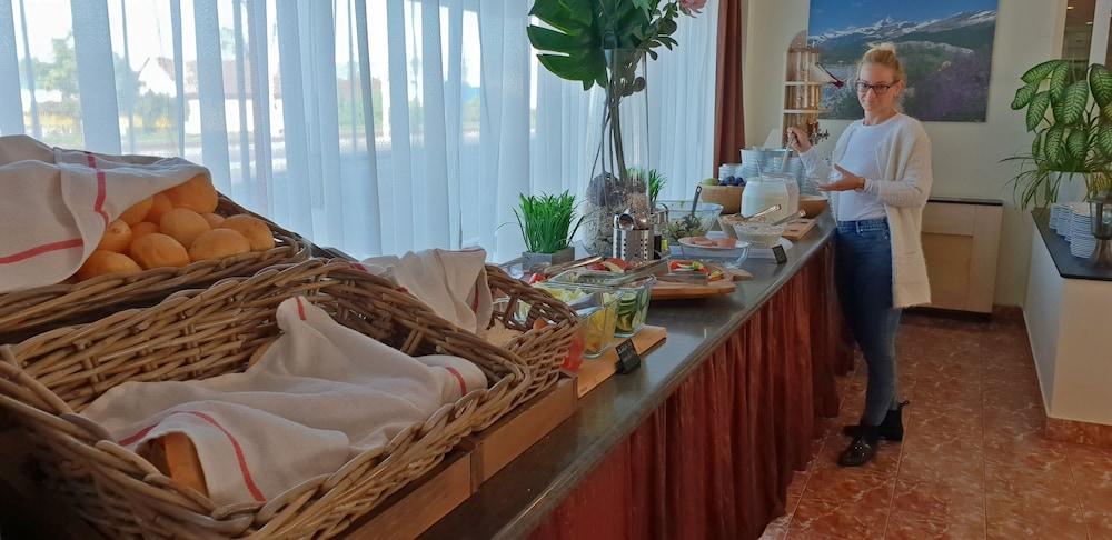 Canada Hotel Budapest Eksteriør billede
