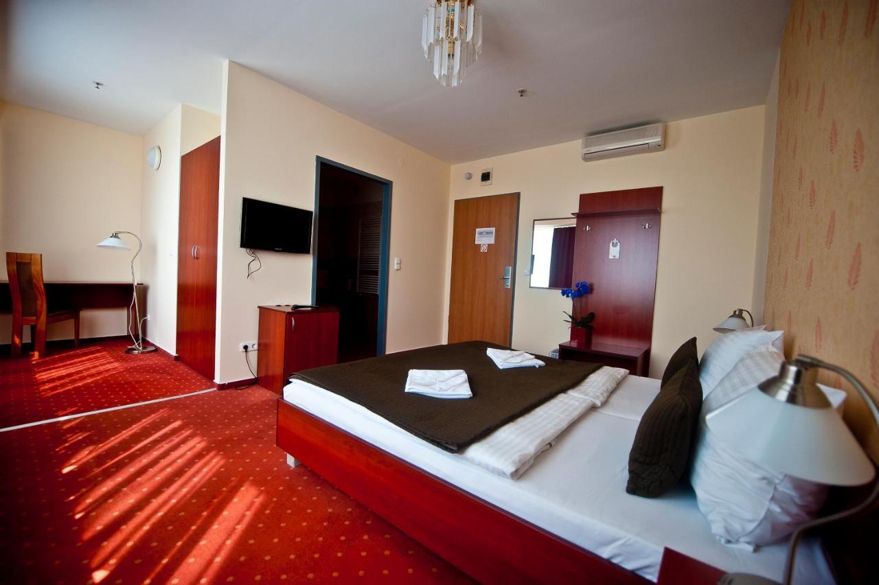 Canada Hotel Budapest Eksteriør billede