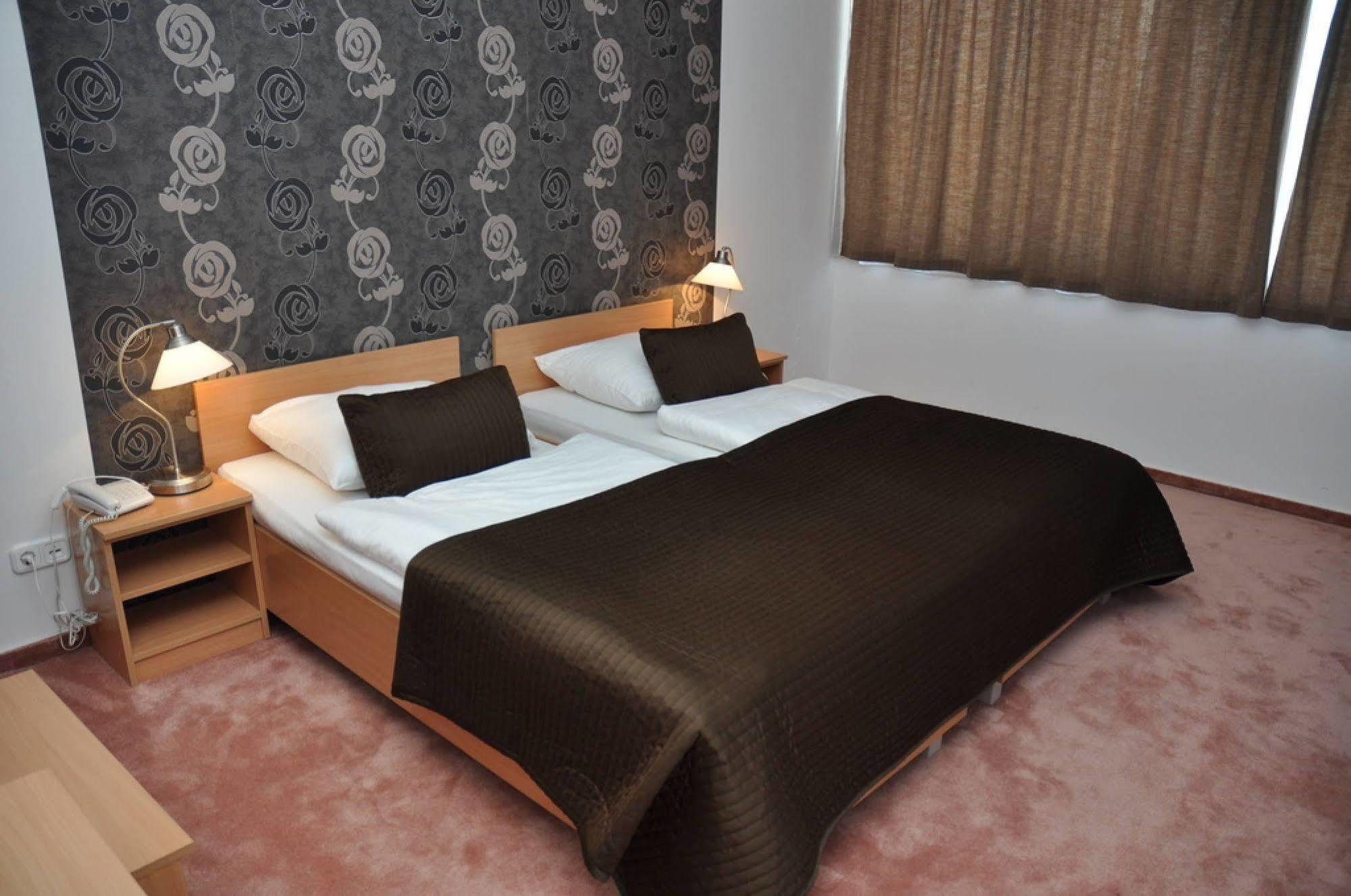 Canada Hotel Budapest Eksteriør billede
